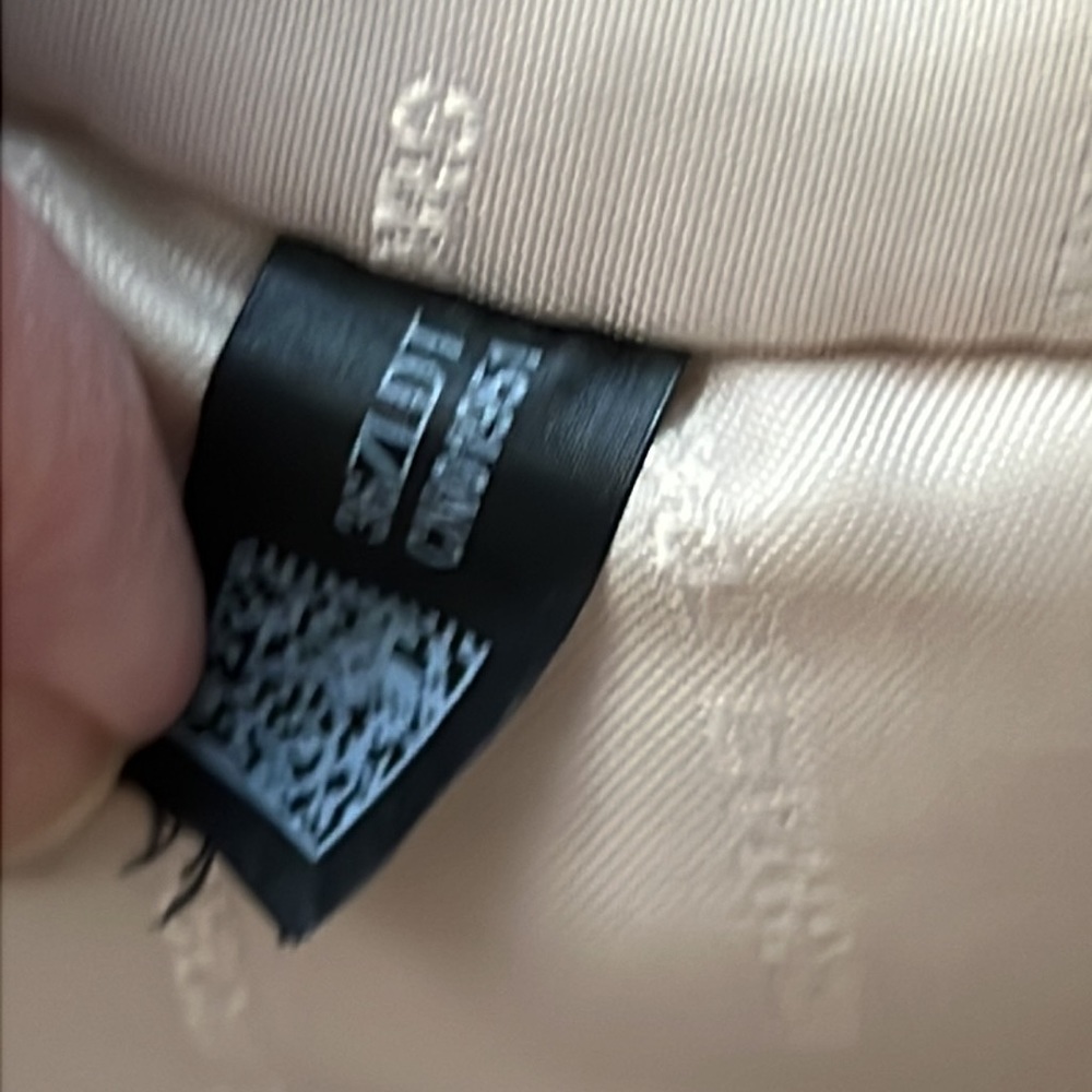 Michael Kors bundle of 2 Leather Bags - Picture 9 of 13